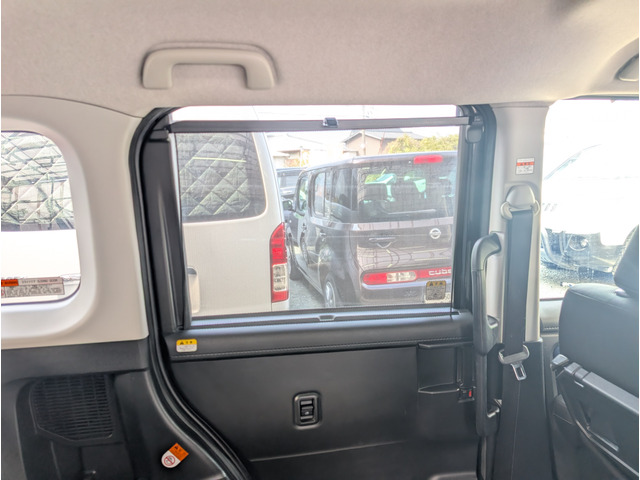 ���E�X���C�h�h�A�ɂ̓T���V�F�[�h��������Ă܂��B�������������ۂɂ͏d�󂷂鑕���ɂȂ�܂��B