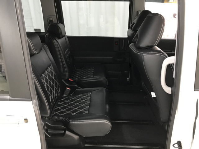 �y�K���X����̕i���z ���Ђ̓W���ԗ��ɂ�AIS�Ӓ菑�ƃI�[�g�I�[�N�V�������̍���\��ςݍ���ł��܂��B�v���C�X�{�[�h�̋��z�͏��o��݂̂��x�������z�B�i�������i���S���͈ꌩ�ɔ@�����B��ڗđR�ł��B