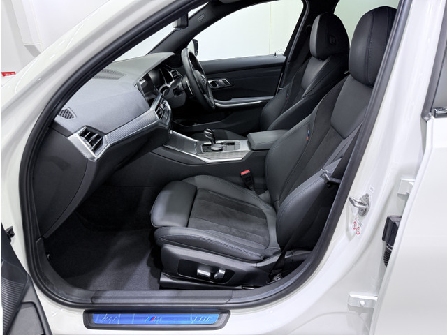 ���ǎ��A���Ԃ����T���Ȃ�JU�K���̔��X�̓��X�ɂ��C���������B�c�ƃX�^�b�t�S�����u���Îԍ���Z�\�m�}�C�X�^�[�v�u���Î����Ԕ̔��m�v���i��ۗL�B�������ڂŎd���ꂽ�ǎ��Ȏԗ���̔����Ă���܂��B