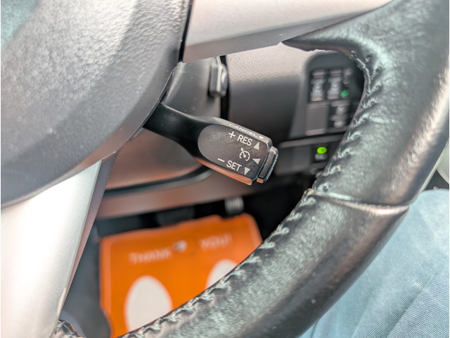 �n���h���E�e�ɂ̓N���[�Y�R���g���[���̃X�C�b�`��z�u�B�������H�ȂǂŖ��ɗ������i�ɂȂ�܂��B