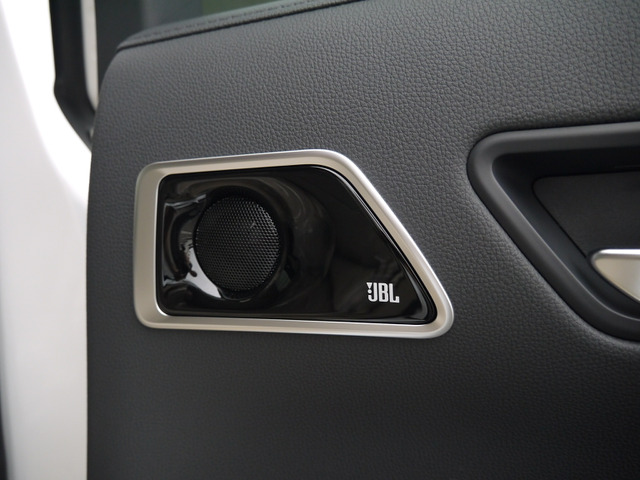 JBL�v���~�A���T�E���h�V�X�e��