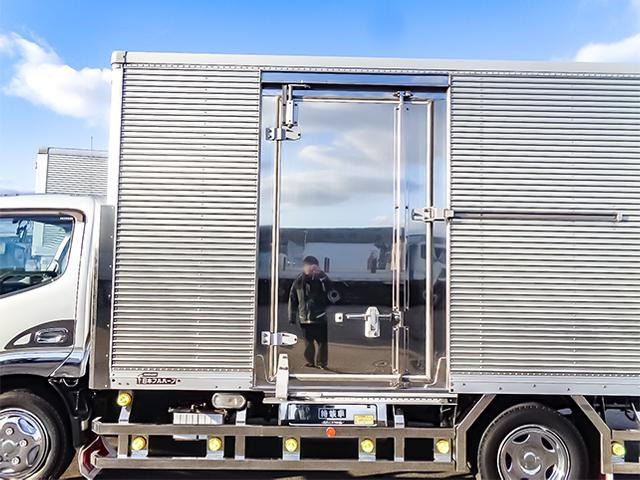 �T�C�h�h�A���ʃX�e�����X