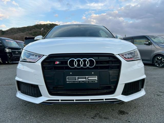 S12.0 クワトロ リミテッドエディション 4WD