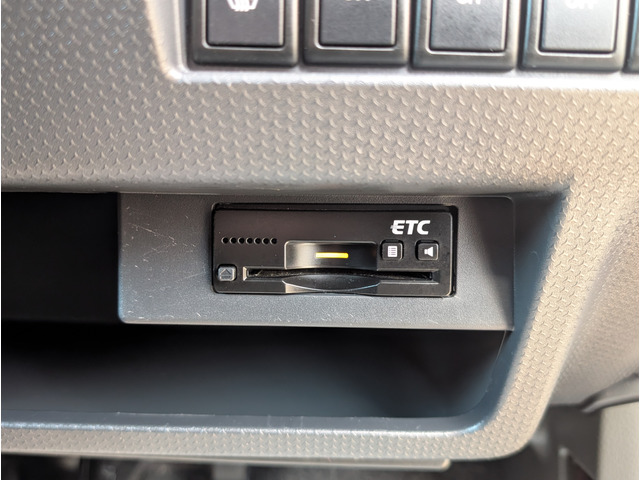 ETC�ԍڊ�͉^�]�Ȃ̑����Ƀr���g�C���B�J�[�h�̏o�����ꂪ���₷���̂Ŕ����Y��h�~�ɂ��Ȃ�܂��B