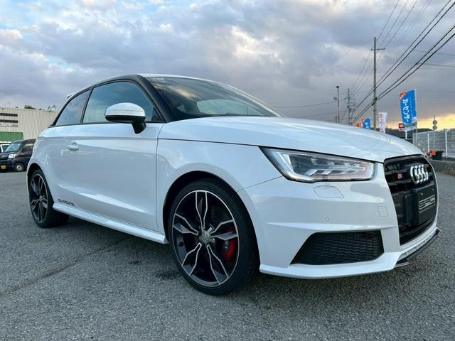 S12.0 クワトロ リミテッドエディション 4WD