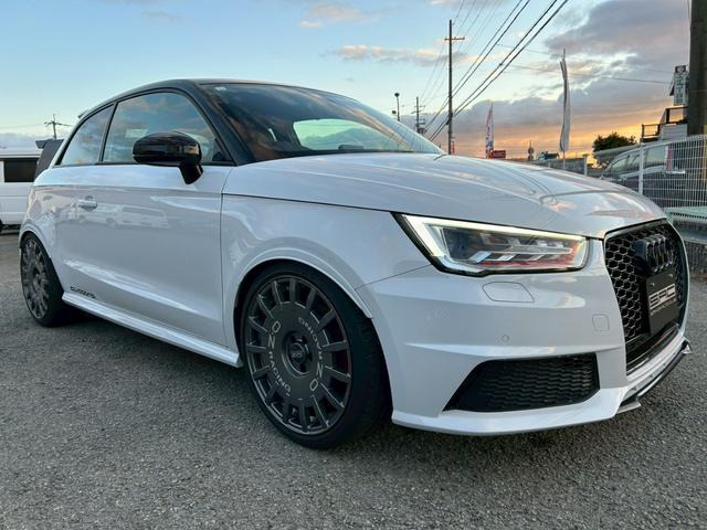 S12.0 クワトロ リミテッドエディション 4WD