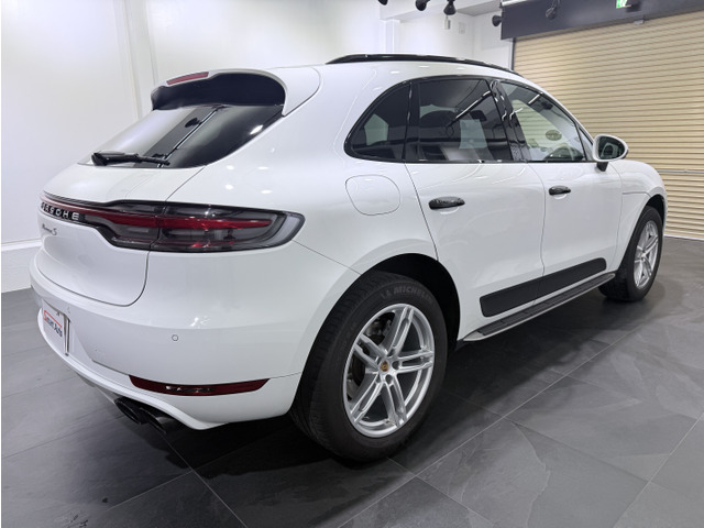 ���̓x�͐�����̔��X�̒����瓖�X�̍݌ɎԂ��������������A���ɂ��肪�Ƃ��������܂��B�f�B�[���[�����E�։��̗ǎ��Ԃ����ɒv���܂����B�}�J���ł͒������T�C�h�����j���O�{�[�h(����)��������Ă���܂��B