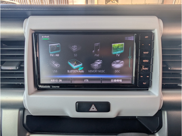 �I�[�f�B�I���j���[�Ƃ��܂��ăt���Z�OTV�ACD�ADVD�r�f�I�r�f�I�Đ��ABluetooth�I�[�f�B�I���Ƒ��ʂȃ\�[�X�����y���݂��������܂����