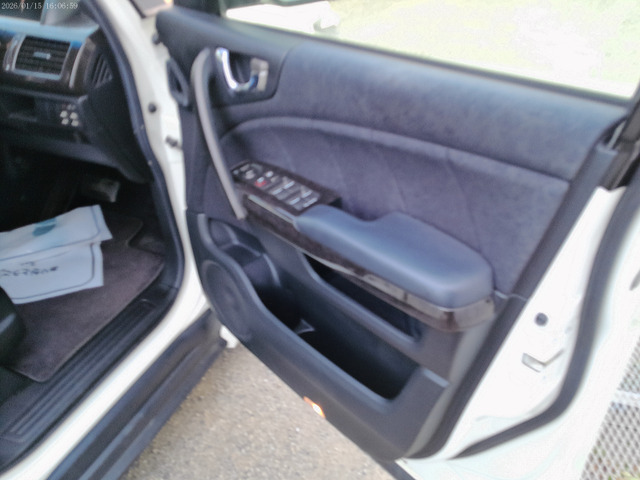 �^�]�ȃh�A����