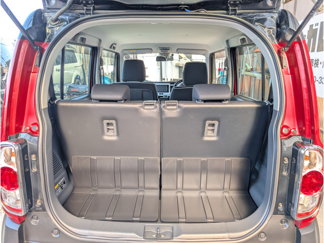 ���A�V�[�g���g�p���Ă����Ԃł��\���ȃ��Q�b�W�X�y�[�X���m�ۂ���Ă܂��B���������A�V�[�g�͑O��ɃX���C�h����̂ōX�ɍL���X�y�[�X���m�ۂ���܂��B