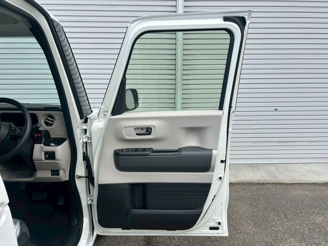 �^�]�ȃh�A��