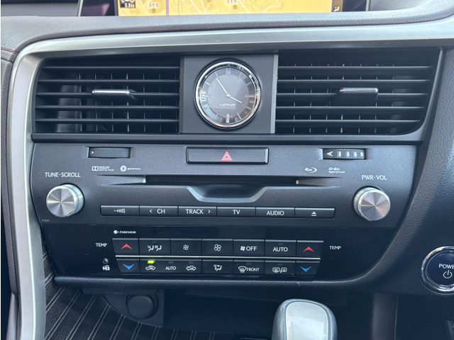 CD�^���@�\��u���[���C�EDVD�Đ��@�\���������܂���Bluetooth�I�[�f�B�I�ɂ��Ή���