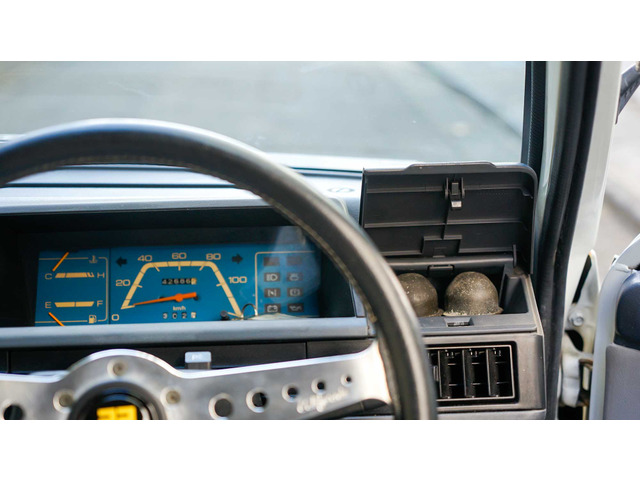 �E�ɏ�������