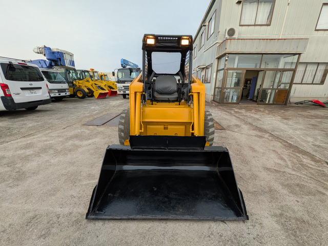 TCMスキッドステアローダー