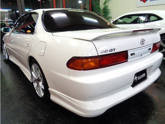 �X�[�p�[�z���C�g�J���[ZEAL�t���G�A��&�J�[�{�����{���l�b�g&RAYS�A���~�z�C�[��&HID���C�g&FOG���C�g&LED�f�C���C�g&�f�B�X�v���C�I�[�f�B�I�������[��1�I�[�i�[��