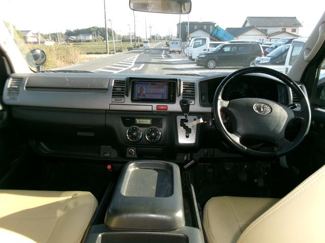 ハイエースバン