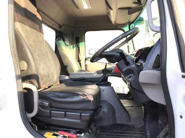 /その他 UD トラックス