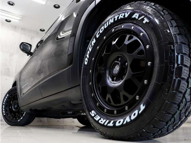 �V�i�ЊO�A���~�z�C�[���ɐV�iTOYO�I�[�v���J���g���[�I�[���e���[���z���C�g���^�[�^�C���𑕒����A�N�e�B�u�ȕ��͋C�Ɏd�オ��܂����B