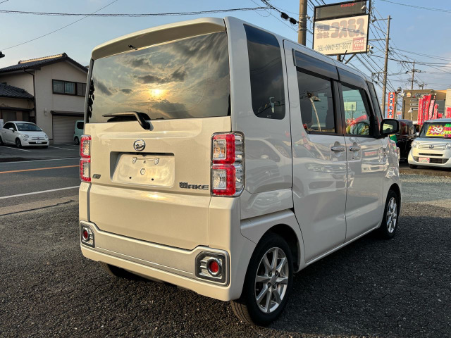 �����ÎԔ̔��m���ݐЂ��Ă��� ���S�B�M���BJU�K���̔��X�ł��B