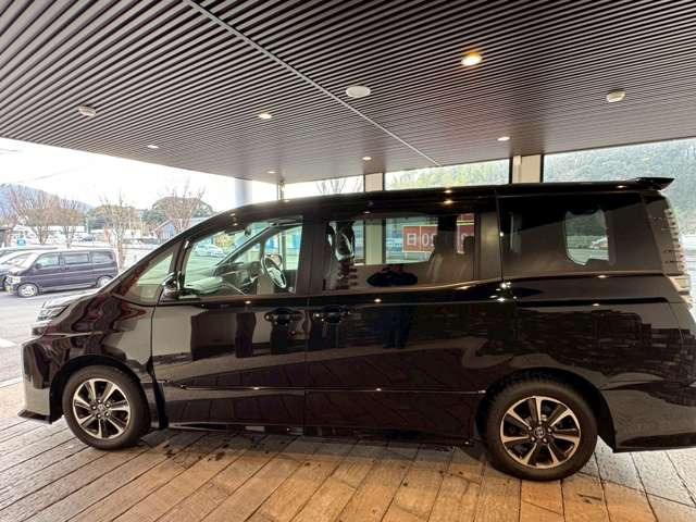 ヴォクシー2.0 ZS