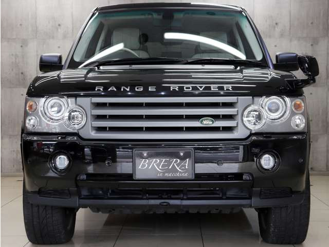 �t�����g�r���[�̓v���~�A��SUV�ɑ��������A�����W���[�o�[�Ȃ�ł͂̏d���ȃt�����g�r���[�Ɏd�オ���Ă���܂��B