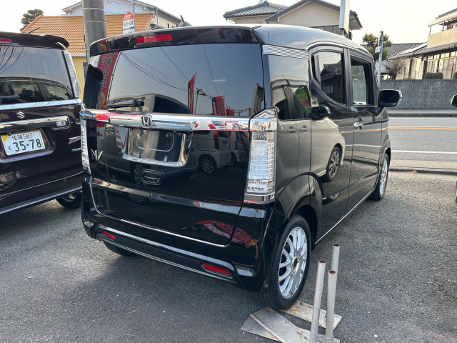 �����ÎԔ̔��m���ݐЂ��Ă��� ���S�B�M���BJU�K���̔��X�ł��B