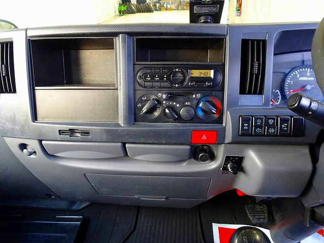 AC PS PW(�t�����g�̂�) SRS ABS �W���h�A���b�N ���d�i�~���[ AM/FM���W�I ETC �^�[�{ �r�C�u���[�L �⓹���i�⏕���u �A�C�h�����O�X�g�b�v �t�H�O�����v ���A�q�[�^�[