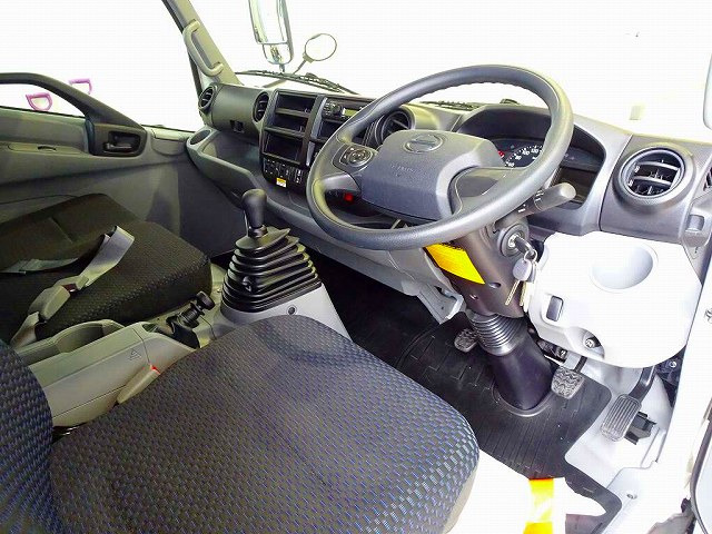 AC PS PW SRS ABS �W���h�A���b�N ���d�i�~���[ AM/FM���W�I ���[���~���[���o�b�N���j�^�[ �^�[�{ �r�C�u���[�L �t���A6MT