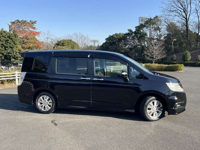 ���Ђł͐ύڎԂ��������Ă���܂��B�ߗׂ��牓���܂ł��[�Ԃ������܂��B