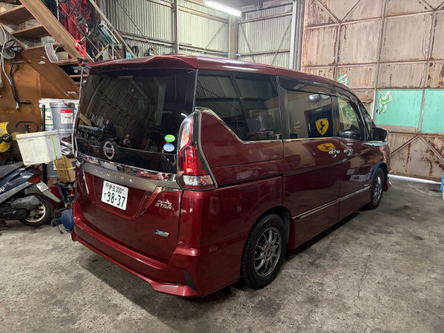 セレナ2.0 ハイウェイスター HDDナビ付