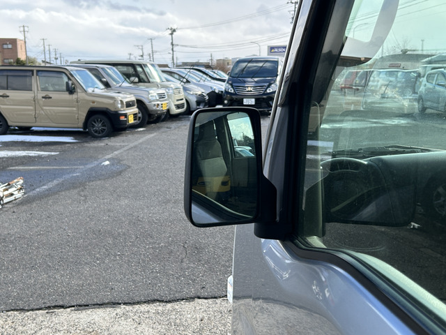 �y�x�����z���i�X�z���Ԃ������������܂��āA���ɗL�������܂��B�݌Ɏԗ��ɂȂ�܂��̂ŁA���񂲓s���̋X�������ɁA���ɗ��ĉ������B���X�\��������ƁA���ē����X���[�Y�ł��B