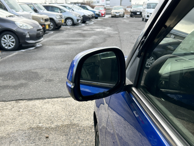 �y�x�����z���i�X�z���Ԃ������������܂��āA���ɗL�������܂��B�݌Ɏԗ��ɂȂ�܂��̂ŁA���񂲓s���̋X�������ɁA���ɗ��ĉ������B���X�\��������ƁA���ē����X���[�Y�ł��B