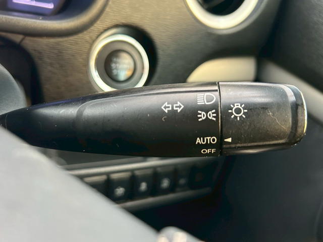 �I�[�g���C�g���t���Ă���܂��̂Ń��C�g�̂��Y�������Y�ꂪ�F���ł�(^^��