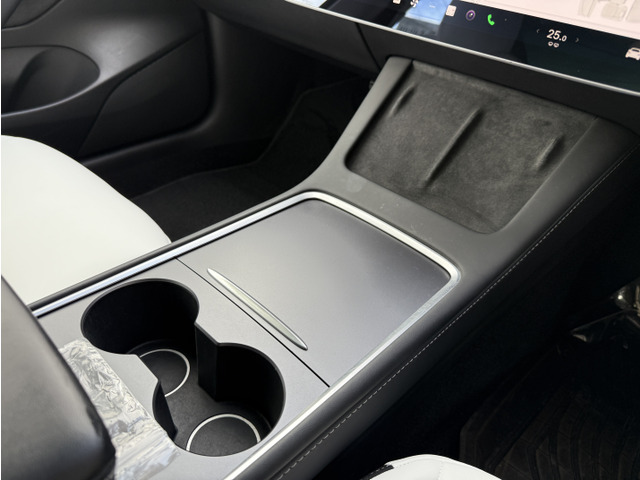 ��ϕ֗��Ȕ�ڐG�[�d��̂��p�ӂ��������܂��B