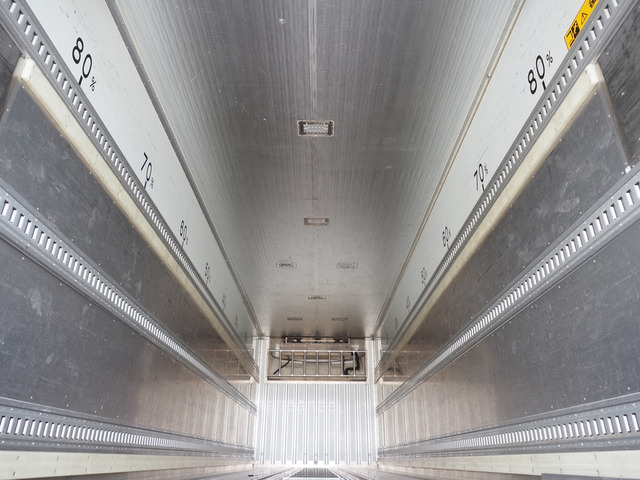 プロフィア冷凍冷蔵車