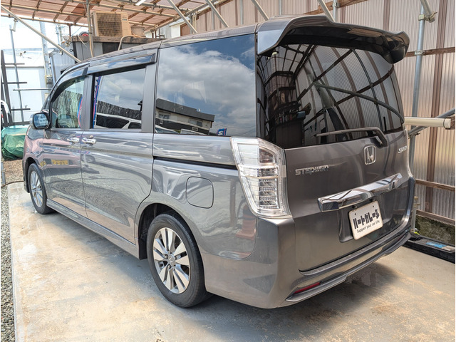 �ۂ݂�тт��f�U�C���ł͂Ȃ��c���̃f�U�C���ɂ��邱�Ƃŋ��Z��Ԃ𖳑ʂȂ����荞�񂾂��̂ƂȂ��Ă܂��B