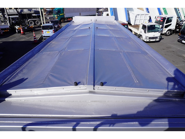 �V�Ԓ����������Ă���܂��B���g�p�̎ԂȂǂ����Ŕ[���������g���b�N����������u���Ă���܂��̂ł������������B