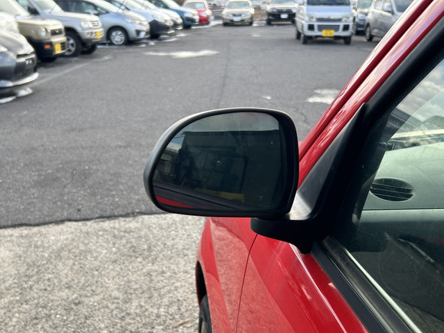 �y�x�����z���i�X�z���Ԃ������������܂��āA���ɗL�������܂��B�݌Ɏԗ��ɂȂ�܂��̂ŁA���񂲓s���̋X�������ɁA���ɗ��ĉ������B���X�\��������ƁA���ē����X���[�Y�ł��B