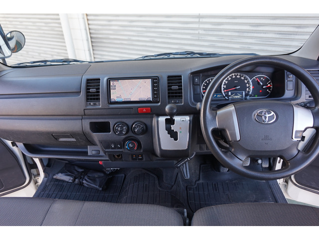 ハイエースバン