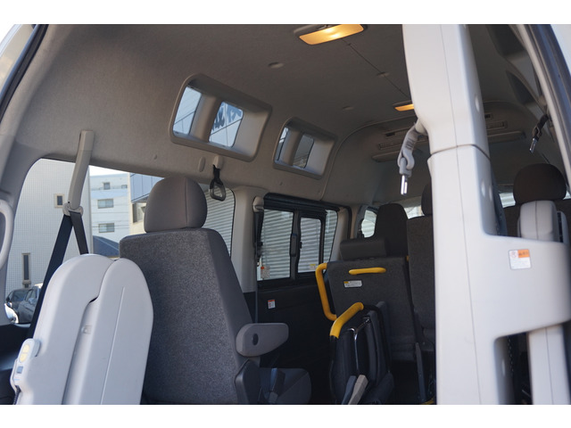 ハイエースバン