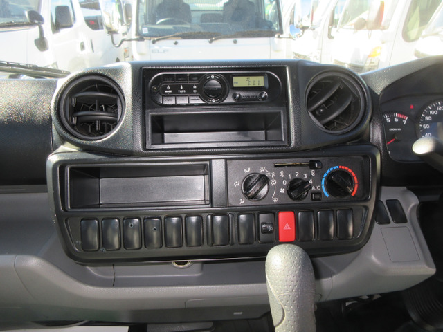 �������E�C���p�l���ł���