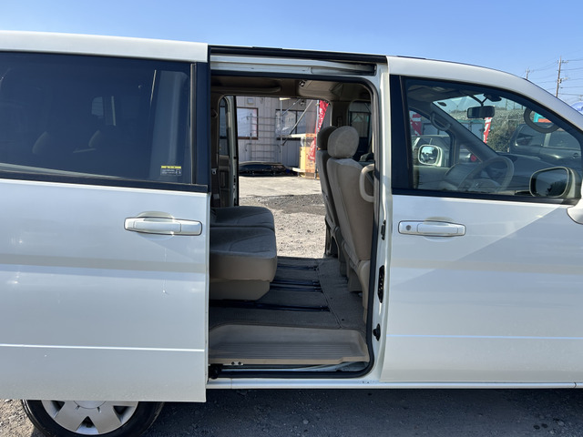 右側スライドドア