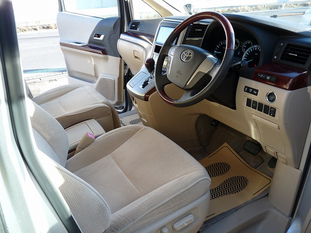 ���O���N���[�j���O�ς݂̂��Ԃł��B���Ɏ��ɖ�����Ƃ��s�����₩�ȃV���o�[���^���b�N�ɂȂ�܂��B