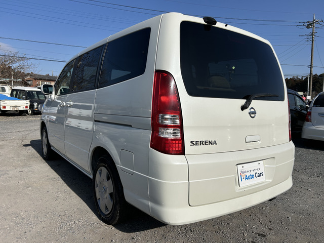 (H14年式・セレナ・V・Gナビパッケージ8人乗り・ホワイトパール)入荷しました。