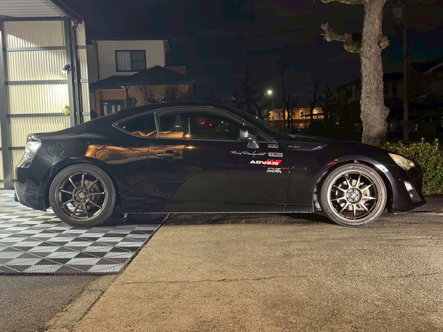 �y�K���X�R�[�e�B���O�z ���Ђł́y�{�f�B�[�K���X�R�[�e�B���O�z���{�H�\�ł�!���Ԃ̉����o�ĉ���ɂ����A���������y����ł�!���C�y�ɃX�^�b�t�܂ł��q�ˉ�����!