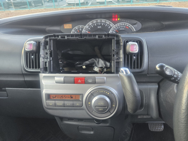 �I�[�g�G�A�R���t���ł��E�i�r�Q�[�V�����t���܂��B(�x�����z15.8���~�E�����Ɍ���E�^�C�~���O�`�F�[���ł��̂Ńx���g�����K�v�������܂��E�x�����z�ɎԌ�2�N�܂܂�Ă��܂��B)