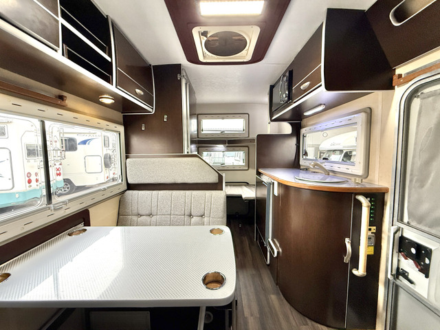 ハイエースバン