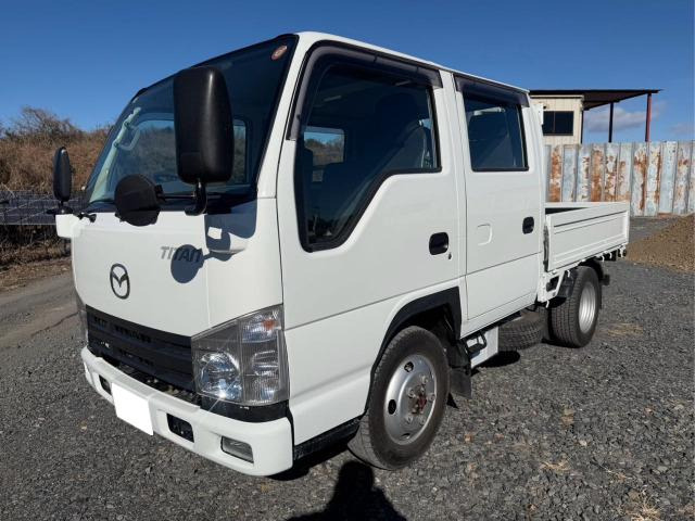 タイタン3.0 ダブルキャブ DX フルワイドロー 4WD