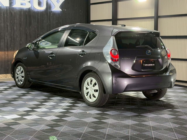 �y�J�X�^���z �J�X�^��������܂�!���[�_�E���E���t�g�A�b�v�ELED���E�A���~�z�C�[�����A�e�u�����h�̃p�[�c�̎�舵���������܂��B