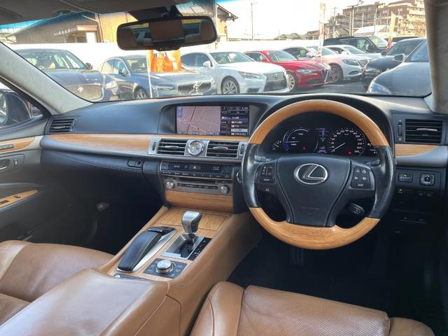 LS600h バージョンL 4WD